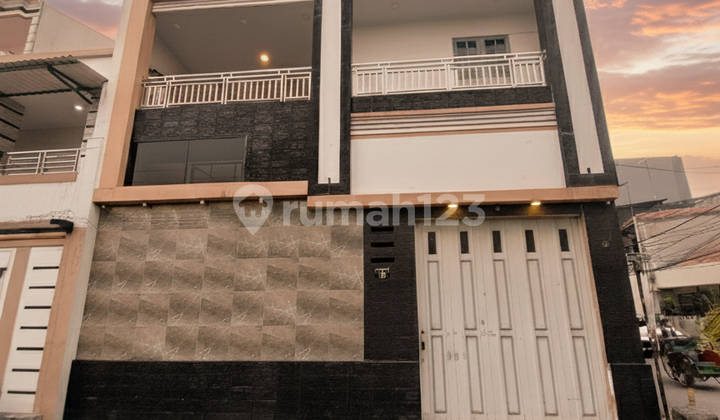 Rumah Megah Cantik Hoek Teluk Gong 3 Lantai Jakarta Utara Rumah Megah Cantik Hoek Teluk Gong 3 Lantai Jakarta Utara