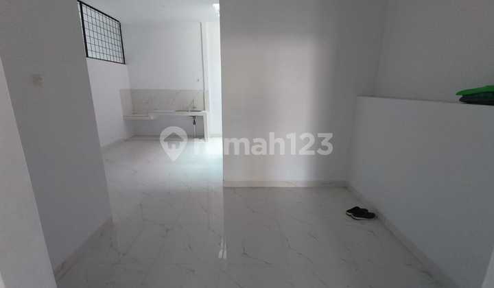 Rumah Rapi & Terawat Tpi Teluk Gong Siap Huni, Akses 3 Mobil! Rumah Rapi & Terawat Tpi Teluk Gong Siap Huni, Akses 3 Mobil!