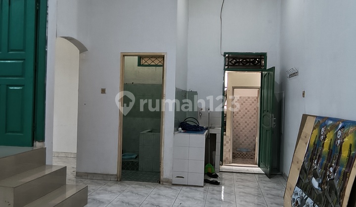 Rumah Hoek Teluk Gong Cocok Buat Usaha Sekaligus Tinggal