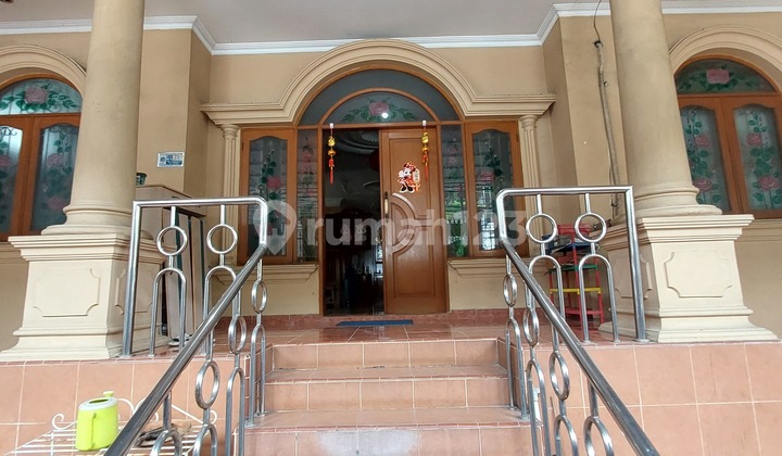 Rumah Hoek Teluk Gong - 2,5 Lantai Siap Huni! Strategis  2