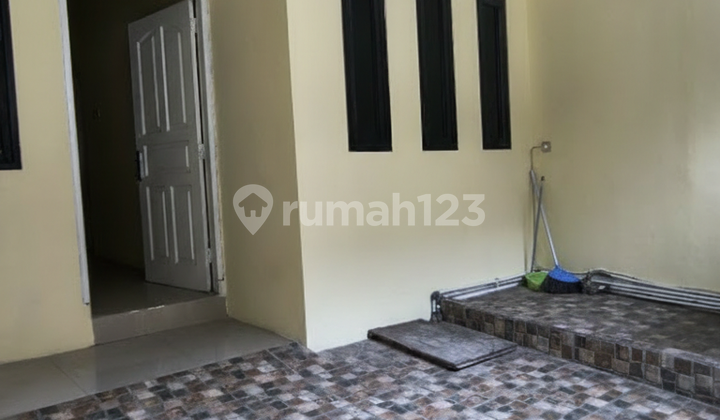 Teluk Gong 1.5-Story Newly Renovated House with 1-Car Carport