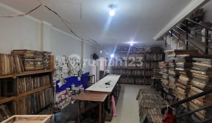 Jelambar 3.5-Story Open House, Ideal for Business Use Jelambar 3.5-Story Open House, Ideal for Business Use