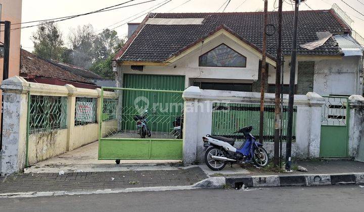 Disewakan Rumah Besar 4kt 3km di Pusat Kota Sukabumi  1