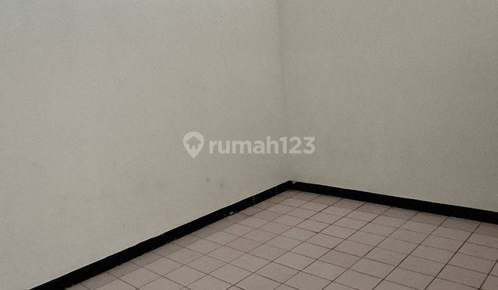 Disewakan Rumah Besar 4kt 3km di Pusat Kota Sukabumi  2