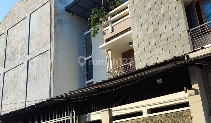 Dijual Rumah cantik 3 Lantai di Kavling Polri Jelambar, Jakarta Barat 2