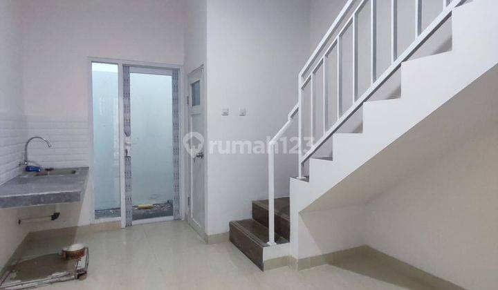 Di  Rumah Mewah Jalan Cipinang Raya ditengah kota Jakarta Timur 1