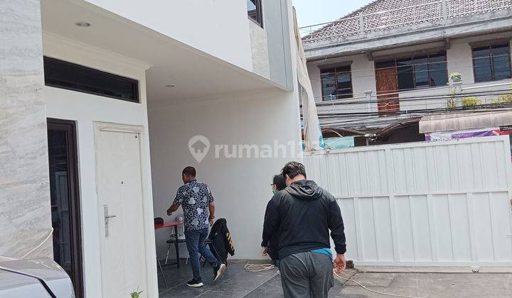 Rumah Mewah Minimalis dipusat kota Jakarta Timur 4
