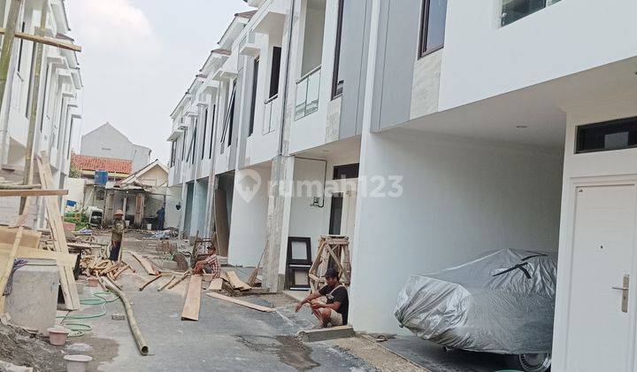 Rumah Murah Mewah 2 Lantai ditengah kota Jakarta Timur 4