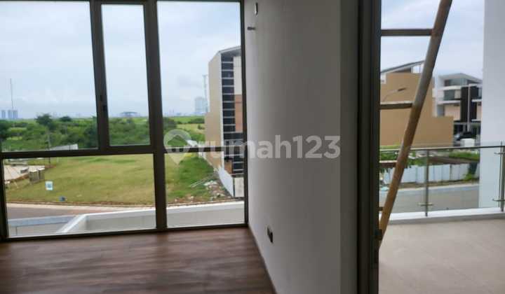 Disewakan rumah golf island 10x30 3 lantai cluster chopin ! 2
