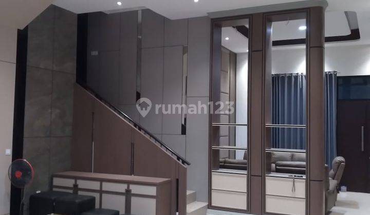 Jual Rumah Pik 2 Ukuran 10X30 Full Furnish Interior 3 Lantai Unit Bagus 1