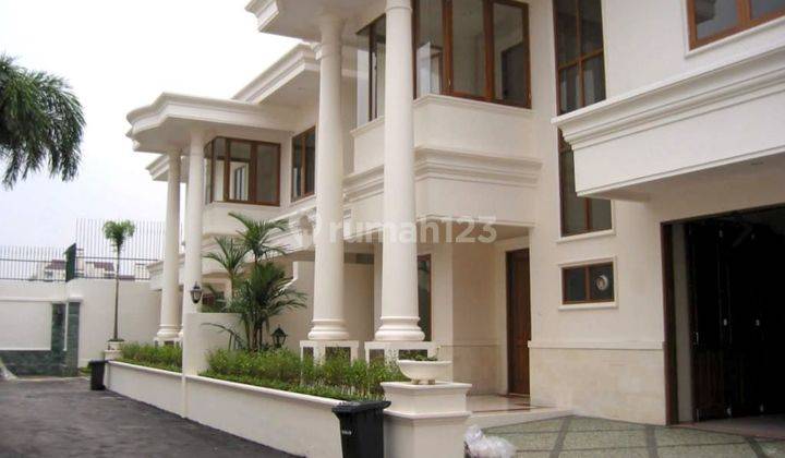 Di Jual Rumah Mewah Gaya Classic Minimalis Modern 2 Lantai Bagus 1