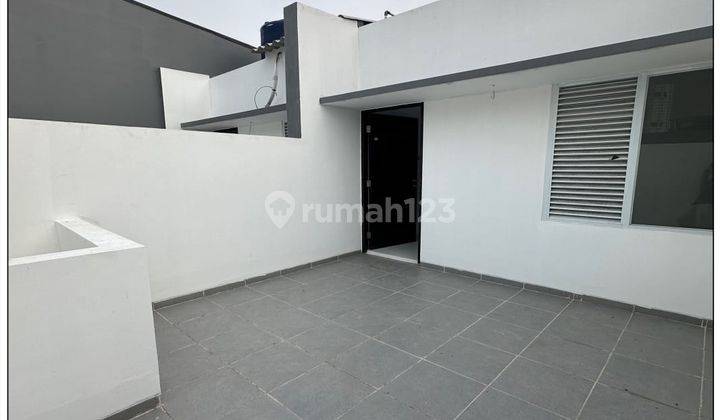 Jual Ruamah Baru 3 Lantai Bagus Unfurnished 2