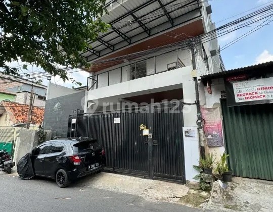 Exclusive Boarding House for Sale - Tomang, West Jakarta 1