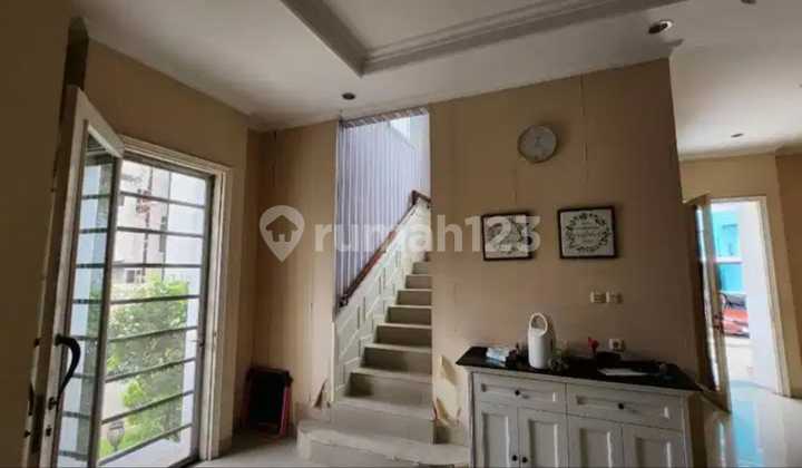 Rumah Hoek 2,5 Lantai Cluster Casa Goya Kemanggisan Jakarta Barat 2