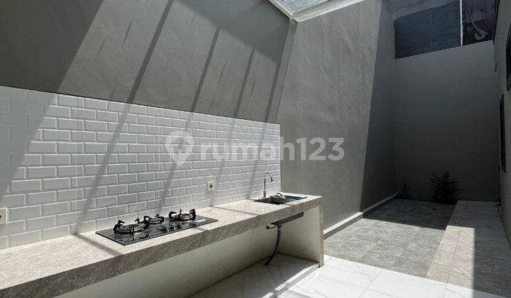 New House in Taman Villa Meruya West Jakarta 2