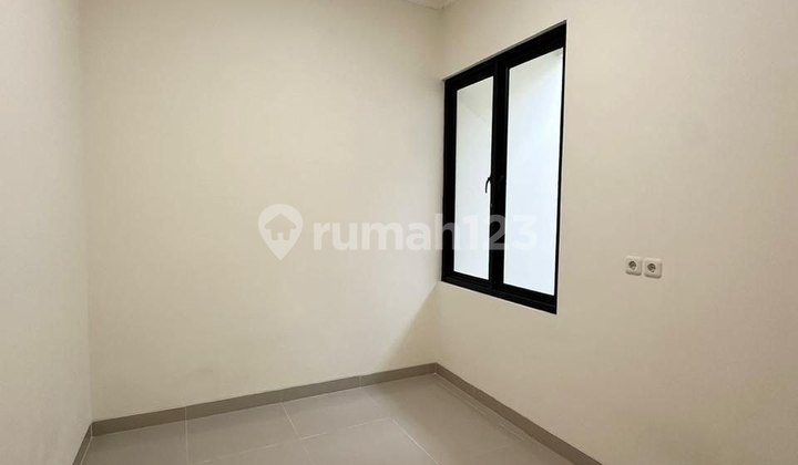 Dijual Rumah Modern Klasik - Kebon Jeruk, Jakarta Barat 2