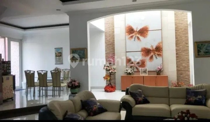 Rumah Hoek 2 lantai Komplek Greenville Jakarta Barat 2