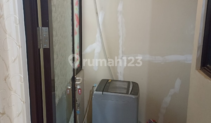 Rumah 2 lantai full furnish, disewa segera. Murah 12