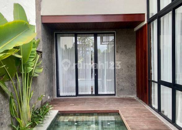 Villa mewah dengan kolam renang siap huni di Canggu bali 1