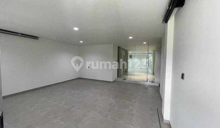 Price Drop Luxury 3-Story Independent Building in Aristoteles 2