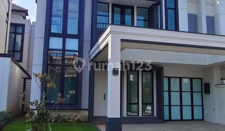 Rumah Mewah High Ceiling Di Matera Residence