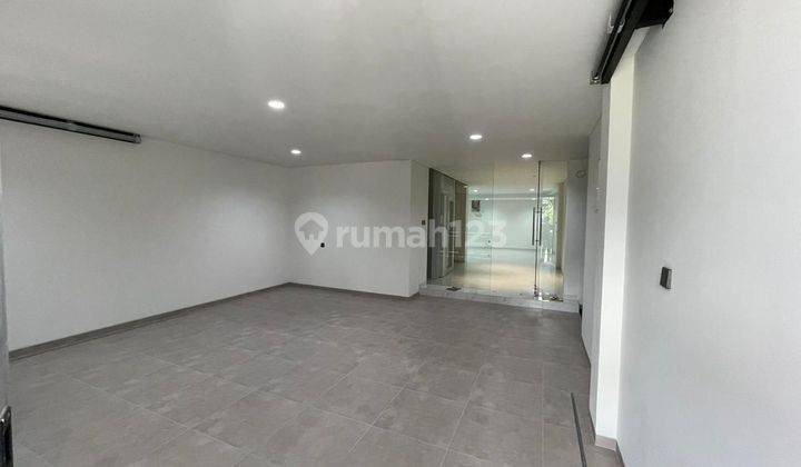 Di  Rumah Mewah 3 Lantai Dengan Lift Di Cluster Aristoteles Gading Serpong 2