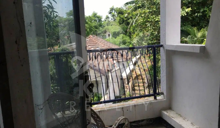 Rumah 2 Lantai Bagus Semi Furnished SHM di Gunung Agung, Semarang 2