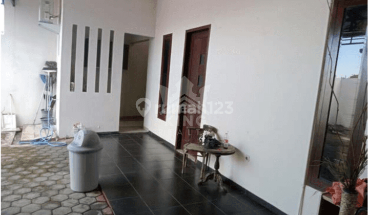 Rumah 2 Lantai Bagus Semi Furnished SHM di Jl. Sri Rejeki, Semarang 2