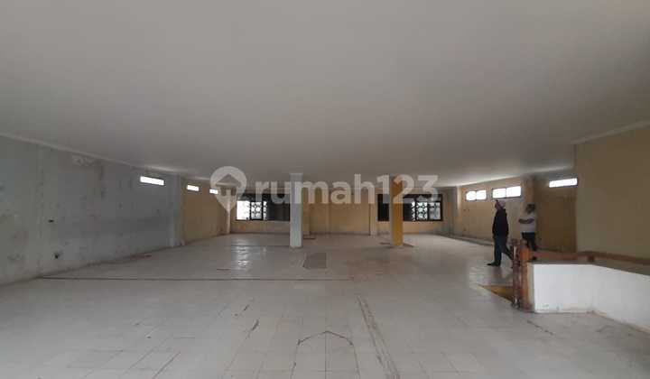 FOR RENT: BUILDING IN DOWNTOWN SEMARANG