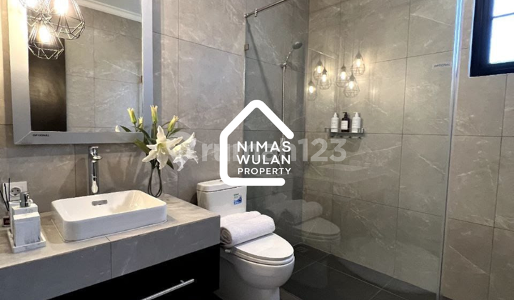 For Sale Luxury Cluster in Golf Area with American Classic Style