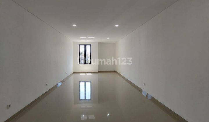 2 Storey Shophouse Located On Main Road And Business Area 2