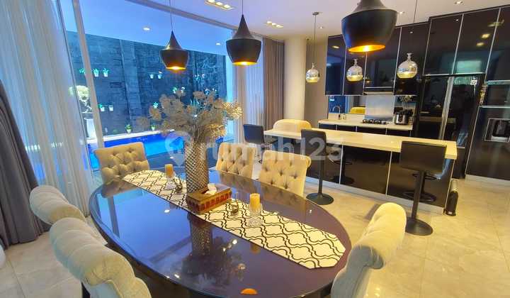 Villa Modern Dekat Dengan Bali Zoo Dan Pantai Saba