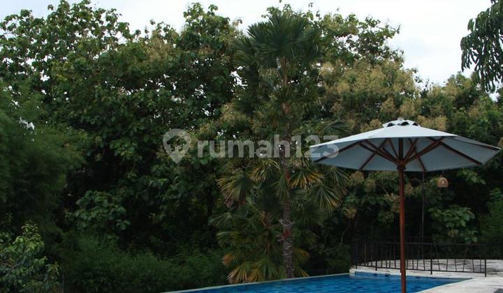 Exclusive Villa One Gate System Near Hotel Kempinski