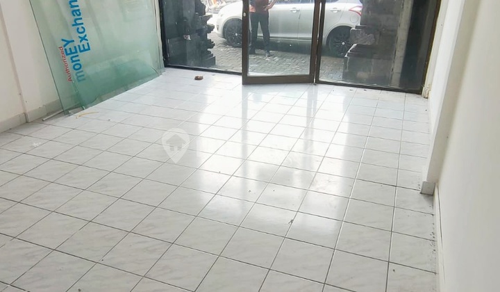 LIMITED SHOP IN TOURIST AREA NEAR PADMA RESORT & LEGIAN BEACH 2