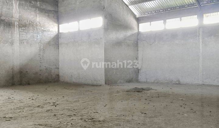 GUDANG LUAS DAN STRATEGIS PINGGIR JALAN UTAMA DEKAT CANGGU 4
