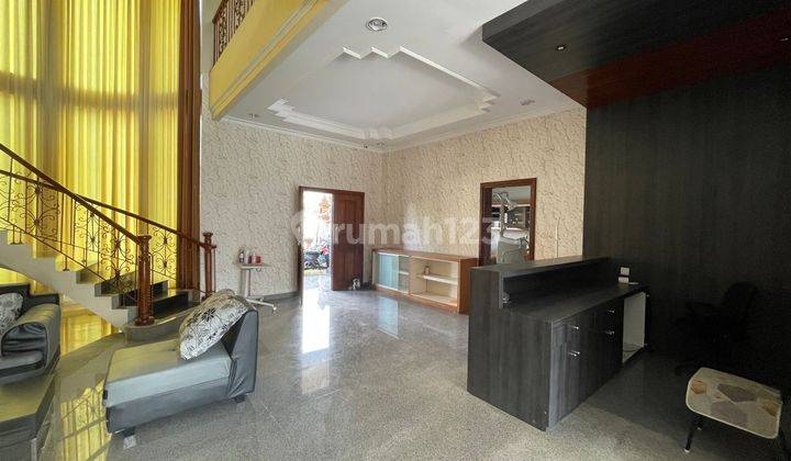 2 Storey House with Private Pool Suitable for Offices Near Plaza Renon 2