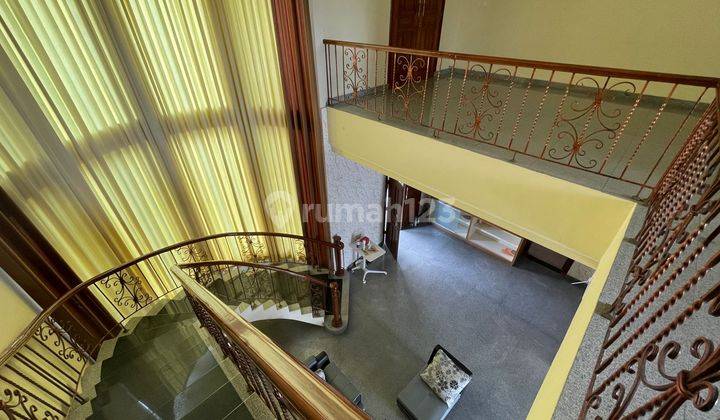 Rumah 2 Lantai Private Pool Cocok Untuk Kantor Dekat Plaza Renon 11