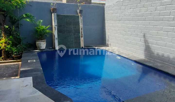 Villa Cantik Strategis dengan Private Pool Dekat Pantai Sanur Villa Cantik Strategis dengan Private Pool Dekat Pantai Sanur