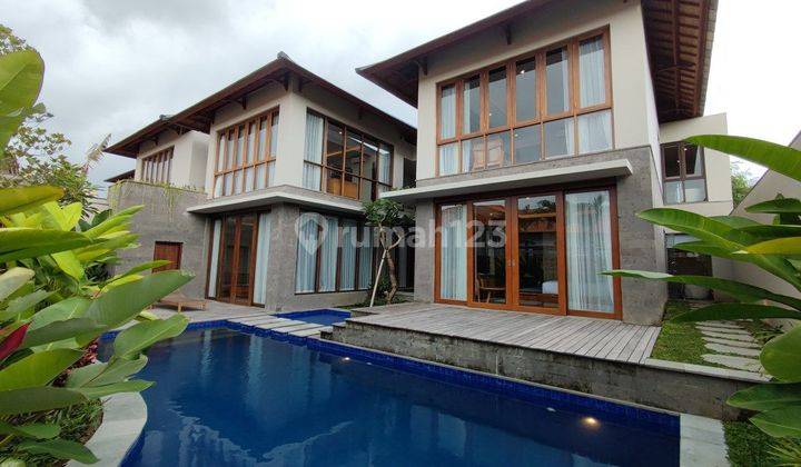 VILLA MEWAH DI PUSAT CANGGU DEKAT PANTAI BATU BOLONG 1