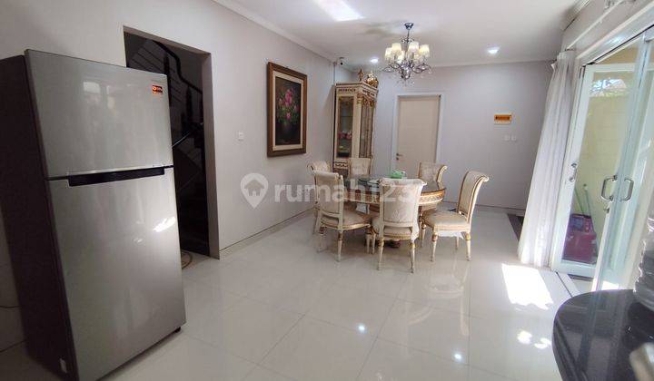 Rumah 2,5 Lantai Komplek One Gate System Di Renon  1