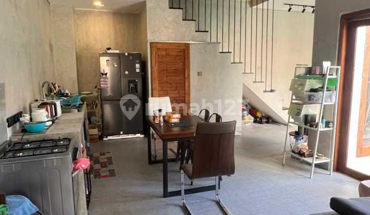 Villa Gaya Industrial Modern Dekat Sidewalk Mall dan Pantai Melasti