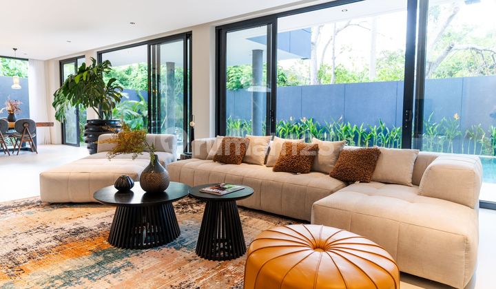 VILLA MODERN FASILITAS BINTANG 5 DI PERERENAN 2