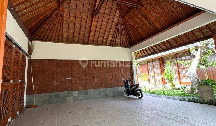 Villa Asri Style Ubud Dekat Pantai Padang - Padang 2