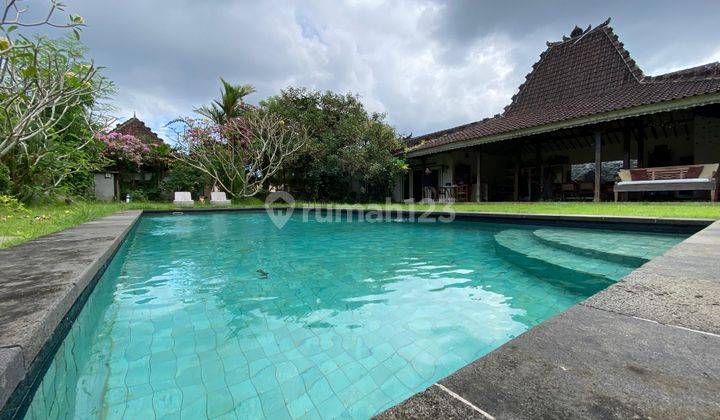 Classic Joglo Style Villa View of GWK Near Sidewalk Mall and Udayana University Campus