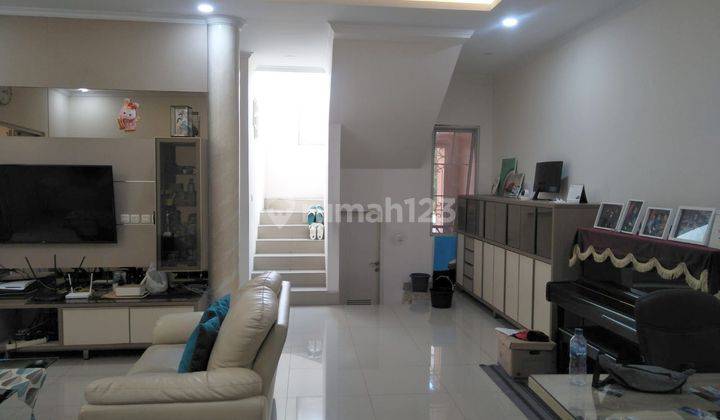 Rumah Alicante Cluster Favorit 2,5 Lantai Gading Serpong 1