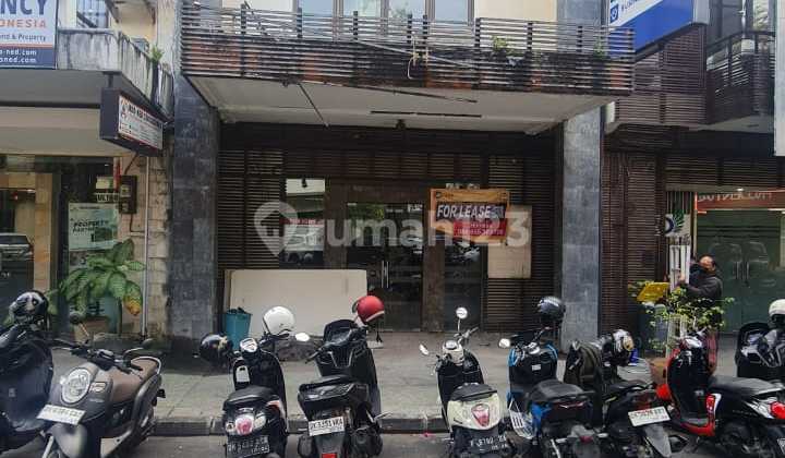 Four-Story Shop-House in the Istana Kuta Galeria Shopping Area, Spacious and Affordable, Close to Kuta and Seminyak, Suitable for Various Businesses. Four-Story Shop-House in the Istana Kuta Galeria Shopping Area, Spacious and Affordable, Close to Kuta and Seminyak, Suitable for Various Businesses.