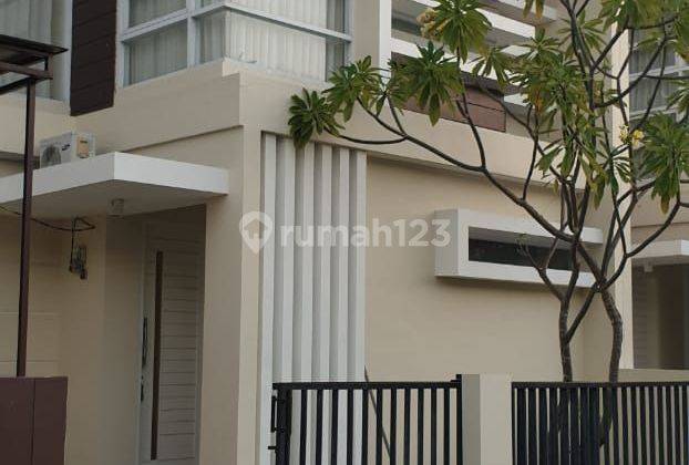 New House for Sale in Kerobokan Kelod Near Bali Kiddy School Comfortable Area Near Seminyak 1