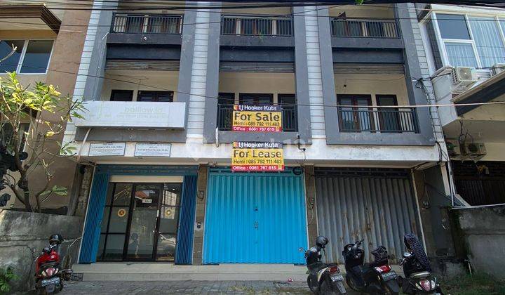 3 Floor Shophouse Ready to Live in Comfortable SHM IMB on Jl Diponegoro Denpasar Suitable for Offices  1