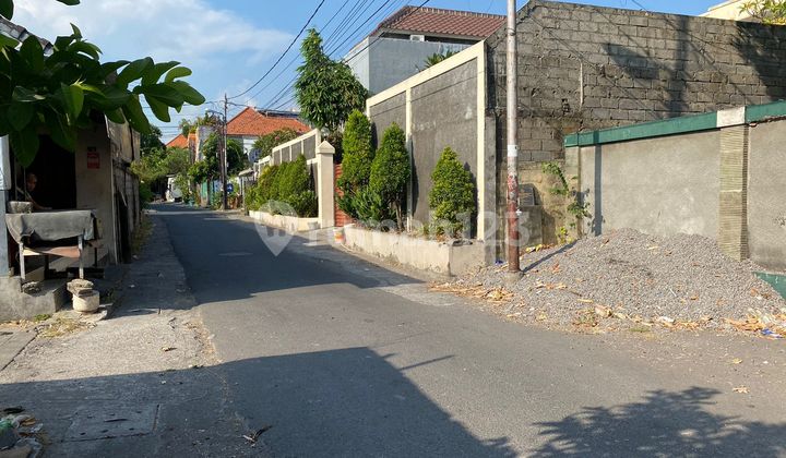 Office and Warehouse Building in Wijaya Kusuma, East Denpasar, Strategic Location with Ample Parking. Office and Warehouse Building in Wijaya Kusuma, East Denpasar, Strategic Location with Ample Parking.