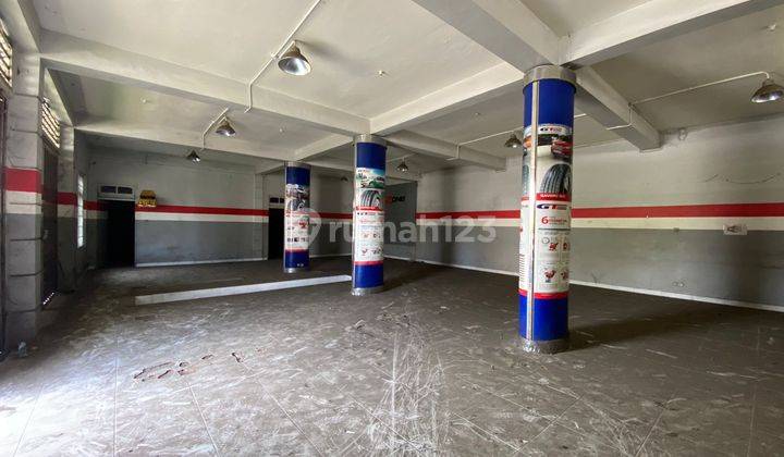 3-Storey Shophouse Building on Hook Buluh Indah Street, Gunung Agung, West Denpasar, Commercial Area Suitable for Various Businesses 2